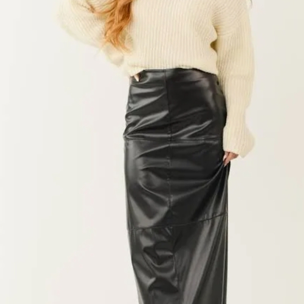Forever 21 Sleek Black Pencil Skirt - Picture 1 of 14